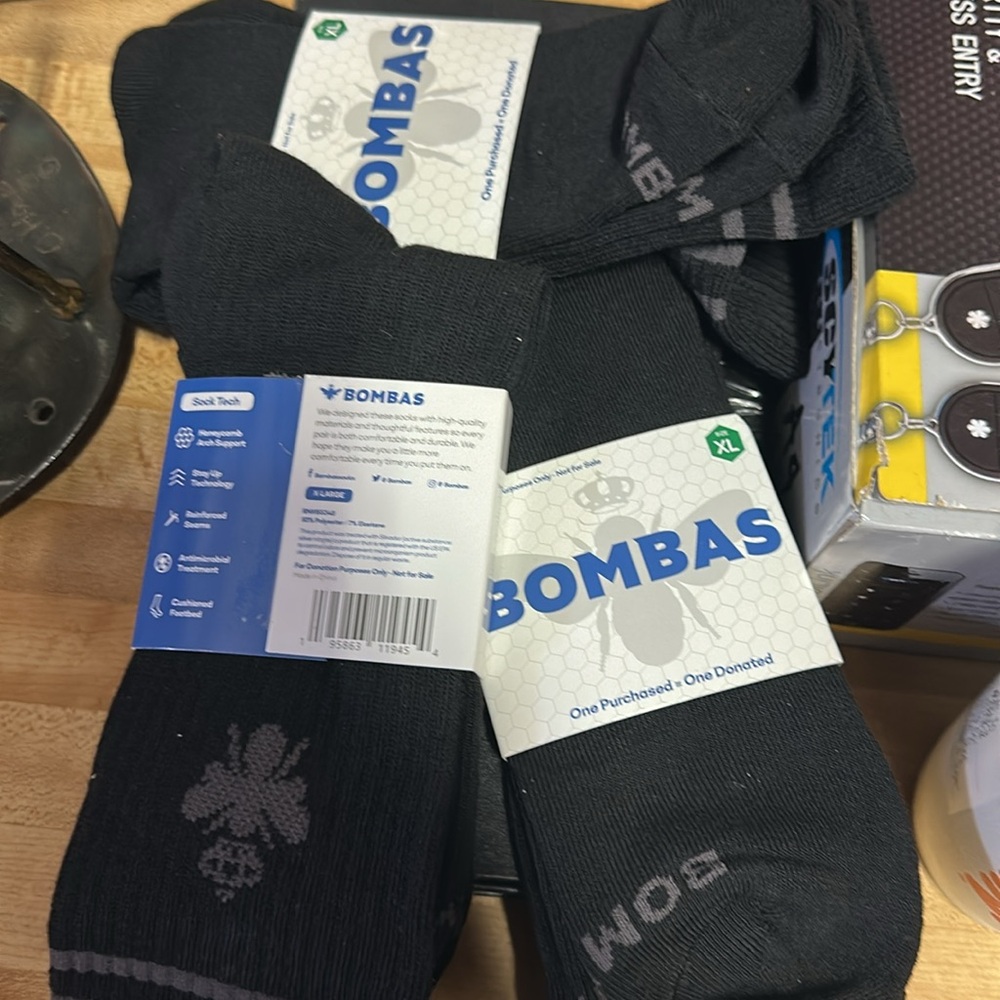 Bombas NWT  Socks bundle of 10 Pairs i have different Size S, L ,M and Xl - Picture 2 of 3